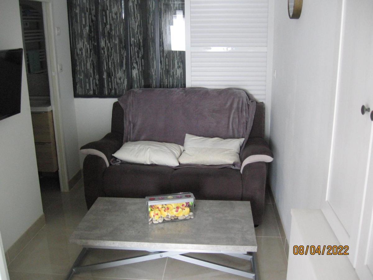 Appartement Avec Chambre En Mezzanine Rognac Exterior foto