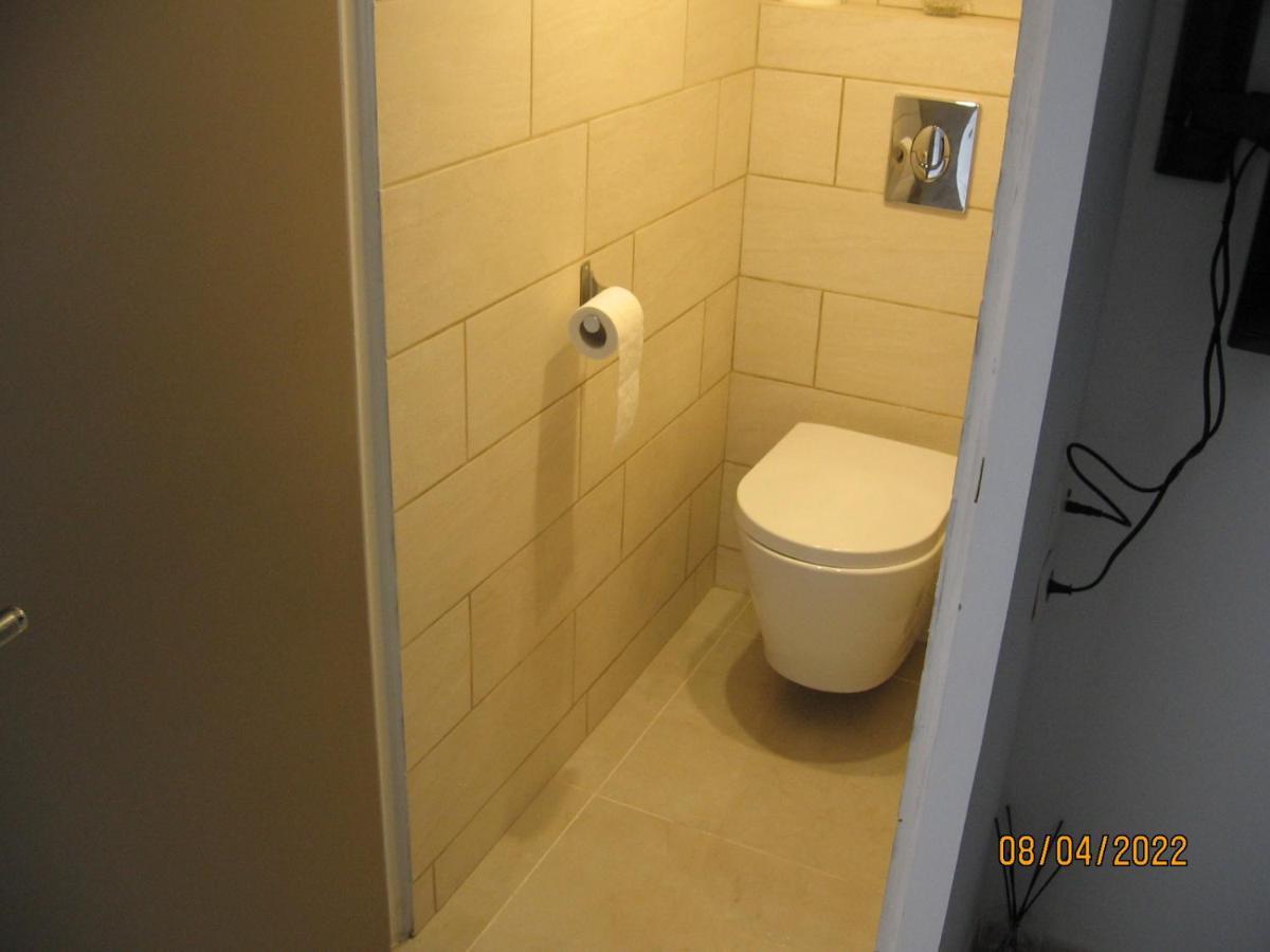Appartement Avec Chambre En Mezzanine Rognac Exterior foto